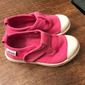 Chus for toddler girls size 24 / 7.5 in Fucsia!